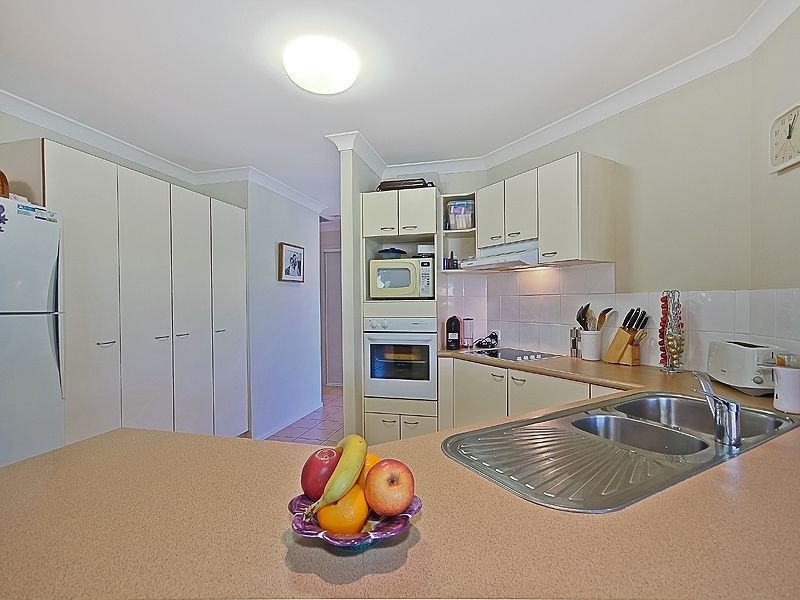 32 Samantha Street, Wynnum West QLD 4178