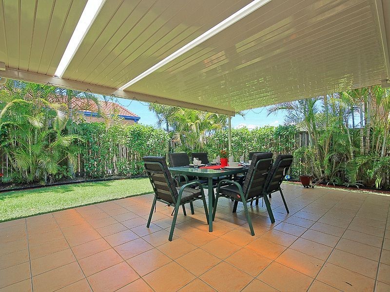 32 Samantha Street, Wynnum West QLD 4178
