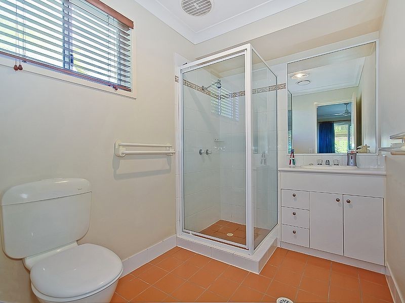 32 Samantha Street, Wynnum West QLD 4178