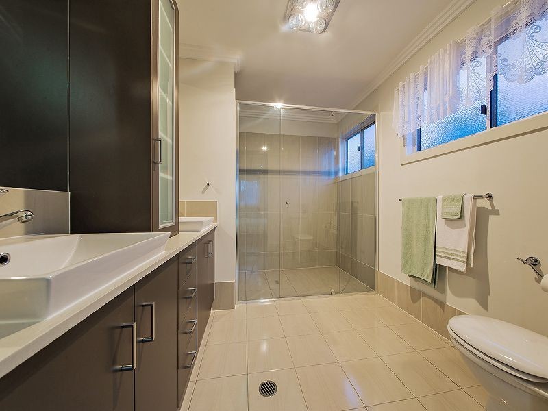 69 Feathertail Place, Wakerley QLD 4154