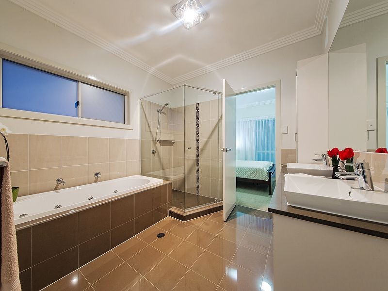 69 Feathertail Place, Wakerley QLD 4154