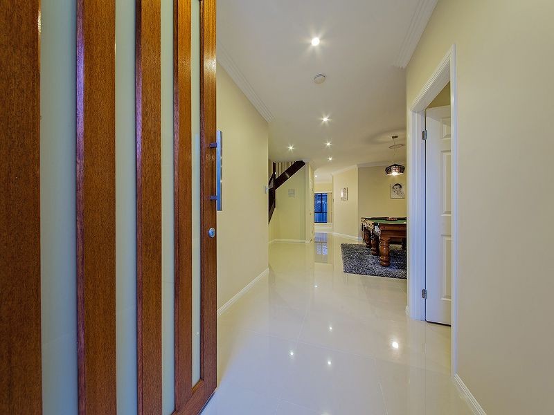 8 Foxwood Circuit, Wakerley QLD 4154
