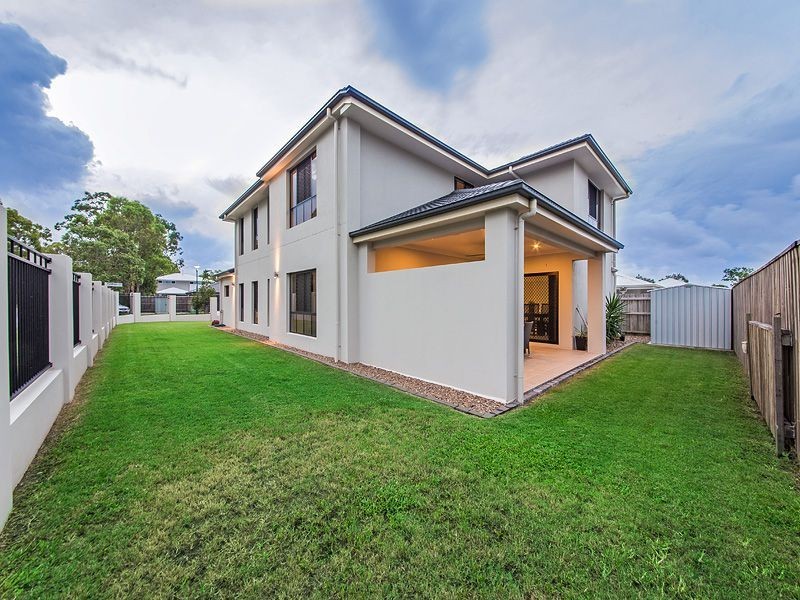 8 Foxwood Circuit, Wakerley QLD 4154