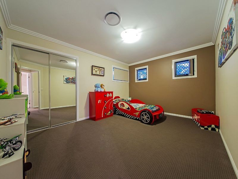 8 Foxwood Circuit, Wakerley QLD 4154
