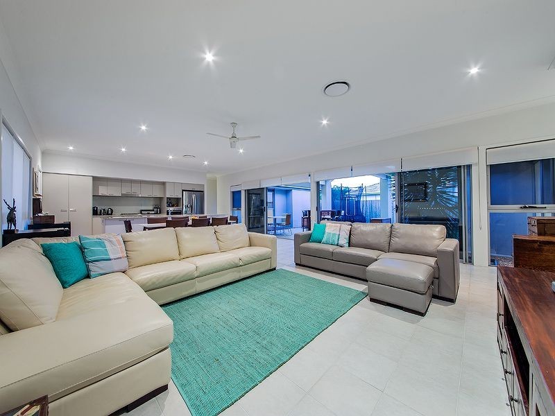16 Macquarie Street, Wakerley QLD 4154