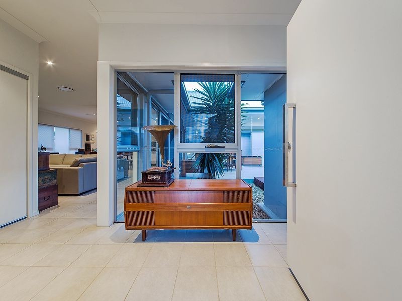 16 Macquarie Street, Wakerley QLD 4154