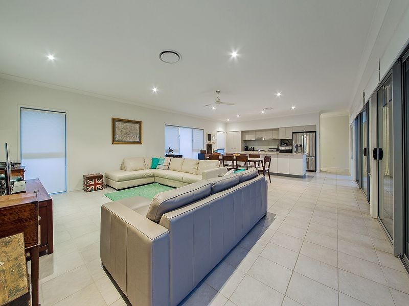 16 Macquarie Street, Wakerley QLD 4154