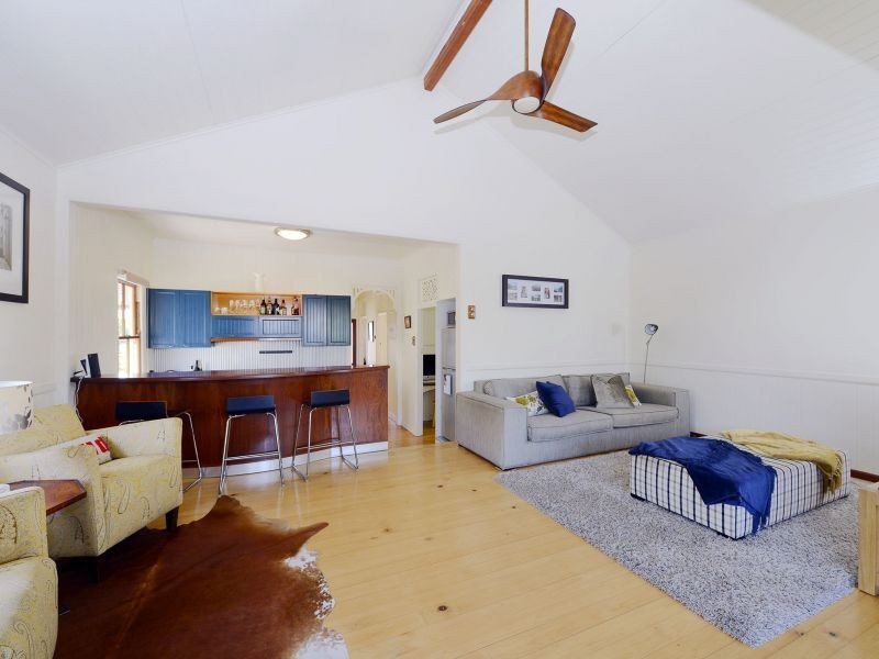 39 Walnut Street, Wynnum QLD 4178