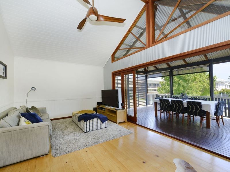 39 Walnut Street, Wynnum QLD 4178