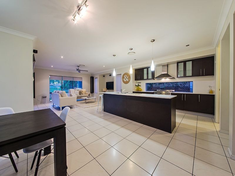 15 Gumdale Street, Wakerley QLD 4154