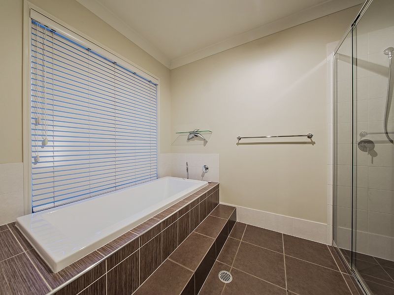 15 Gumdale Street, Wakerley QLD 4154