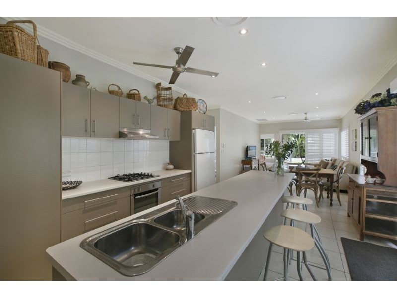 11 Faine Street, Manly West QLD 4179