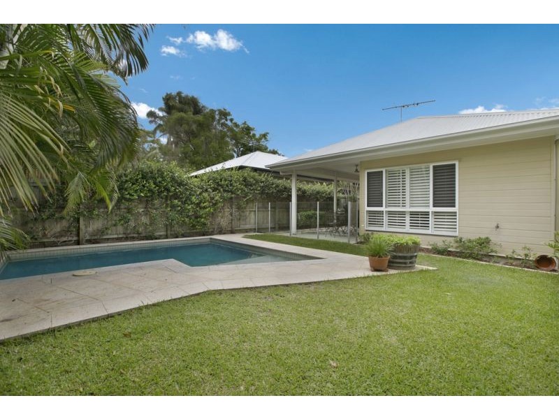 11 Faine Street, Manly West QLD 4179