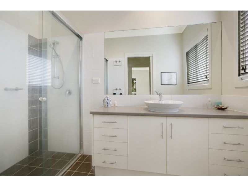 11 Faine Street, Manly West QLD 4179