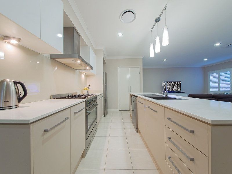 17 Foxwood Circuit, Wakerley QLD 4154