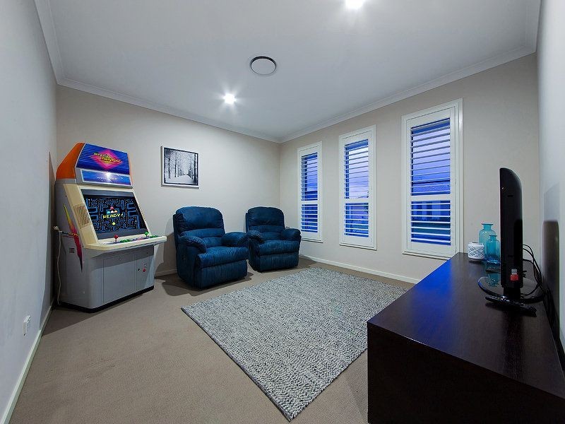 17 Foxwood Circuit, Wakerley QLD 4154