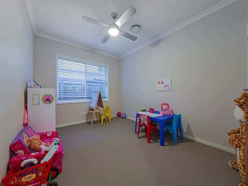 17 Foxwood Circuit, Wakerley QLD 4154