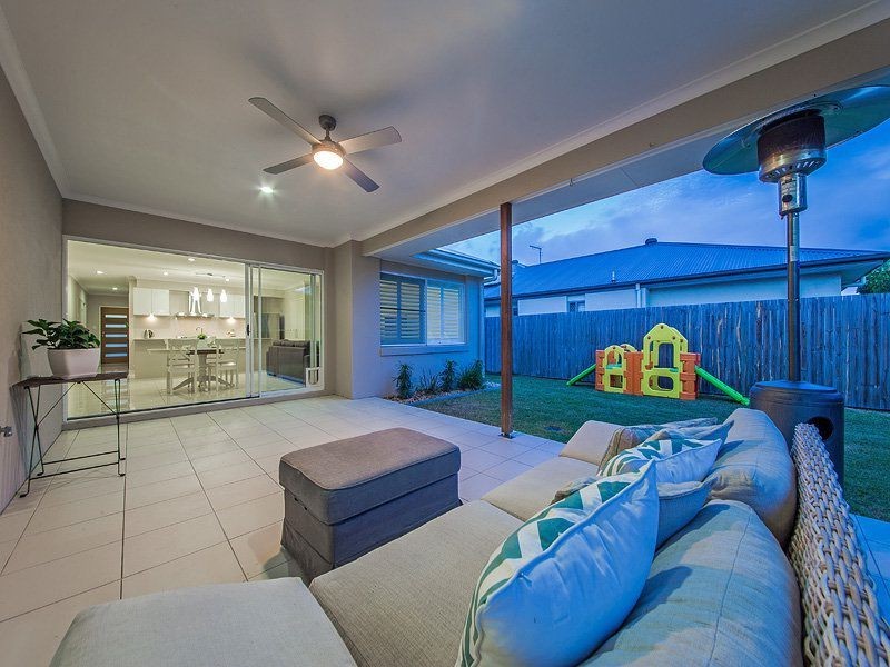 17 Foxwood Circuit, Wakerley QLD 4154