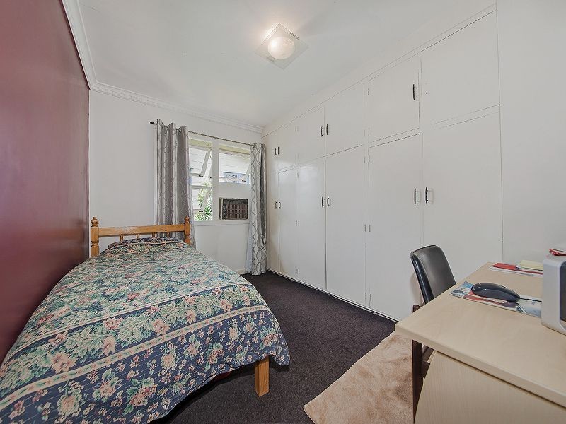 5 Rosedene Street, Manly West QLD 4179