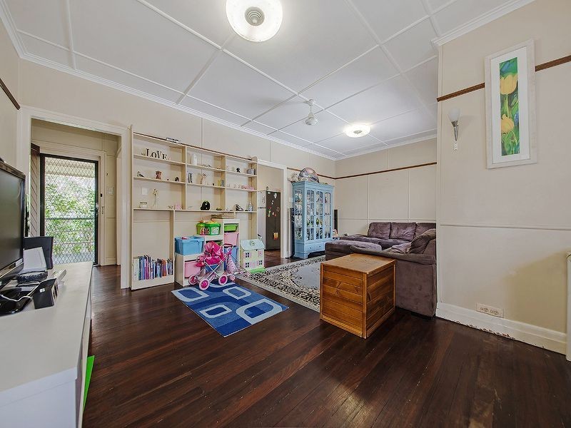 74 Dickenson Street, Carina QLD 4152