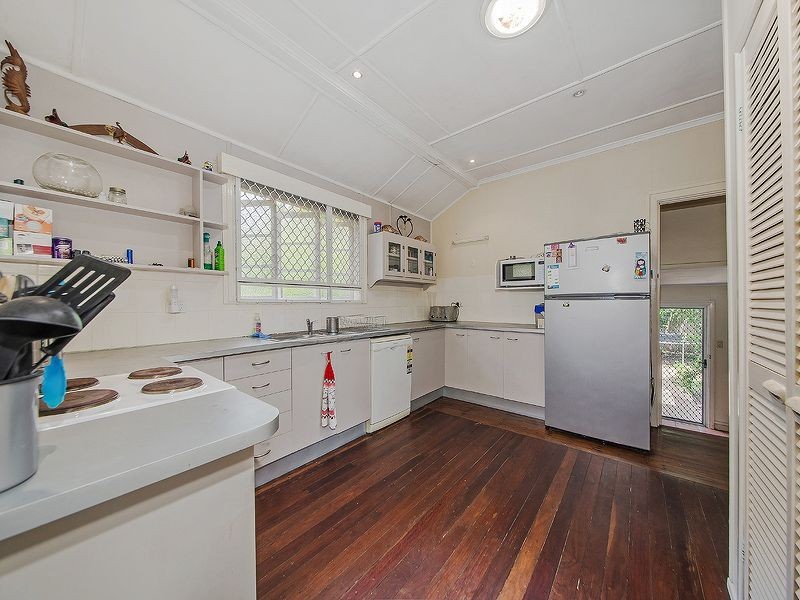 74 Dickenson Street, Carina QLD 4152