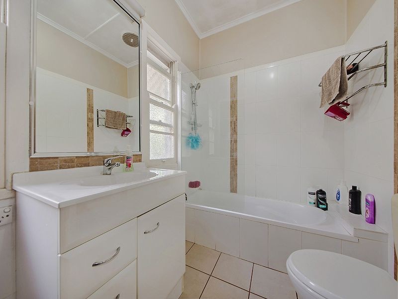 74 Dickenson Street, Carina QLD 4152