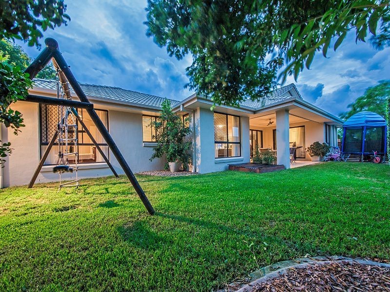 52 gordon crescent, Wakerley QLD 4154