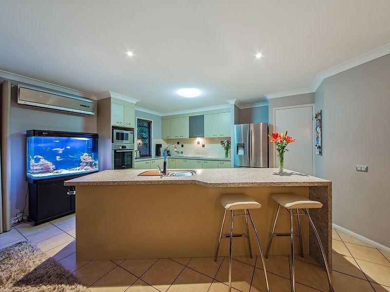 52 gordon crescent, Wakerley QLD 4154