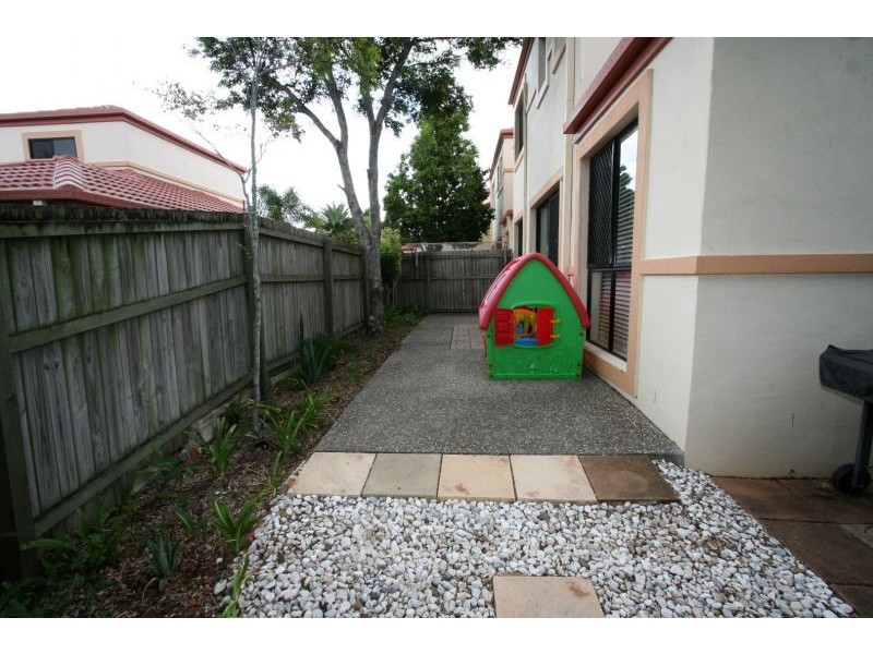 18/74 Plaza Street, Wynnum West QLD 4178