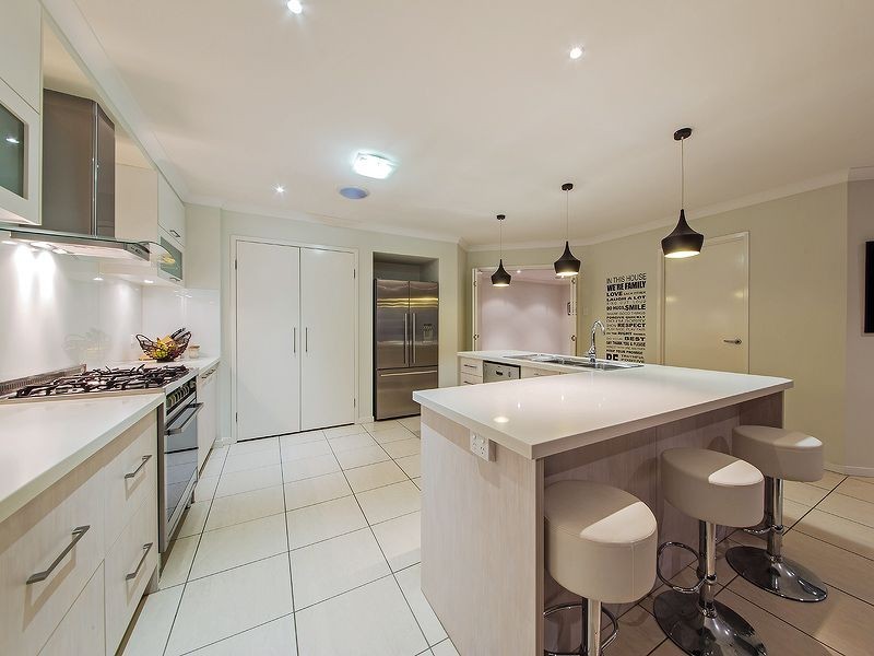 10 Brush Box Place, Wakerley QLD 4154