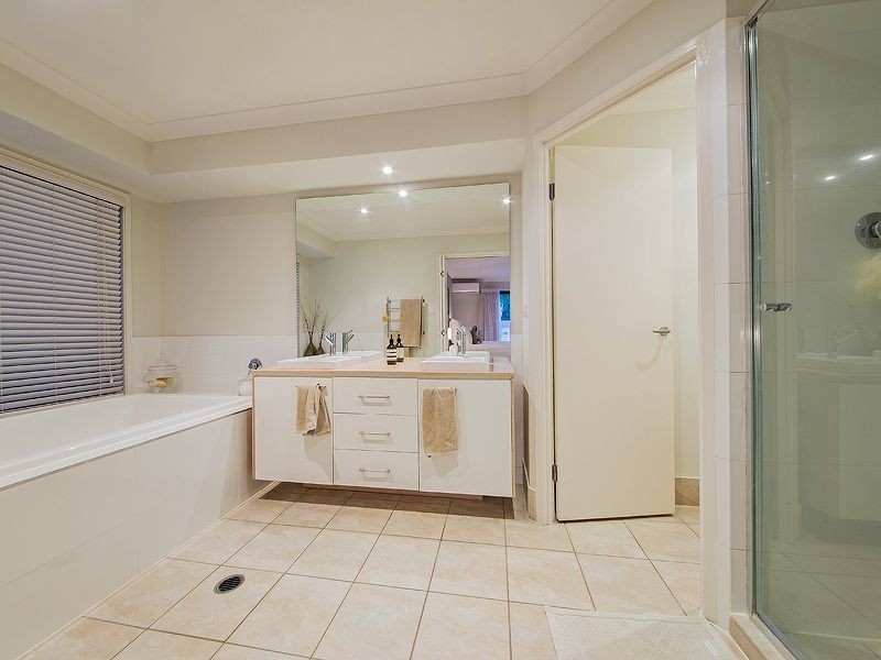 10 Brush Box Place, Wakerley QLD 4154