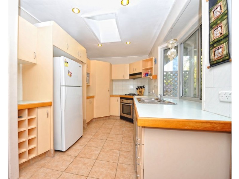 8 Sunstone St, Manly West QLD 4179