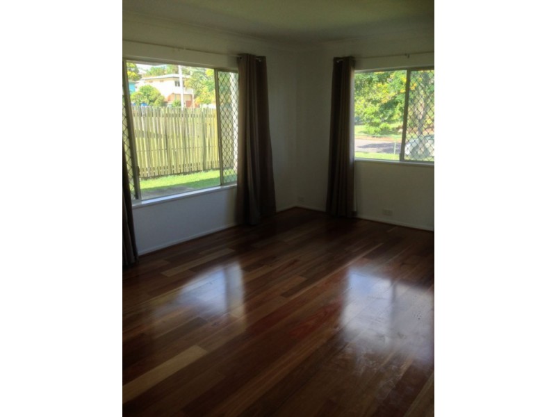 18 Kenmar Streer, Wynnum West QLD 4178