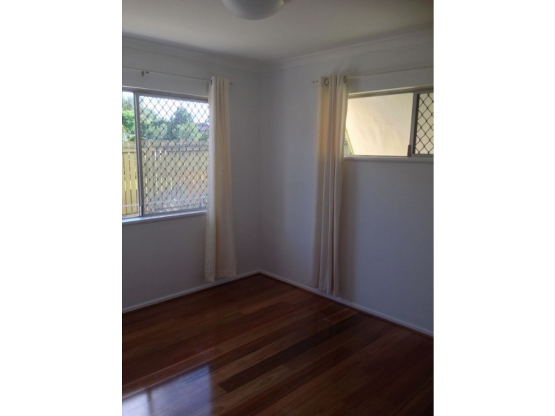 18 Kenmar Streer, Wynnum West QLD 4178