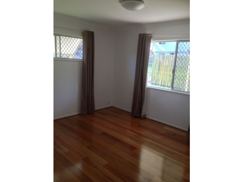 18 Kenmar Streer, Wynnum West QLD 4178