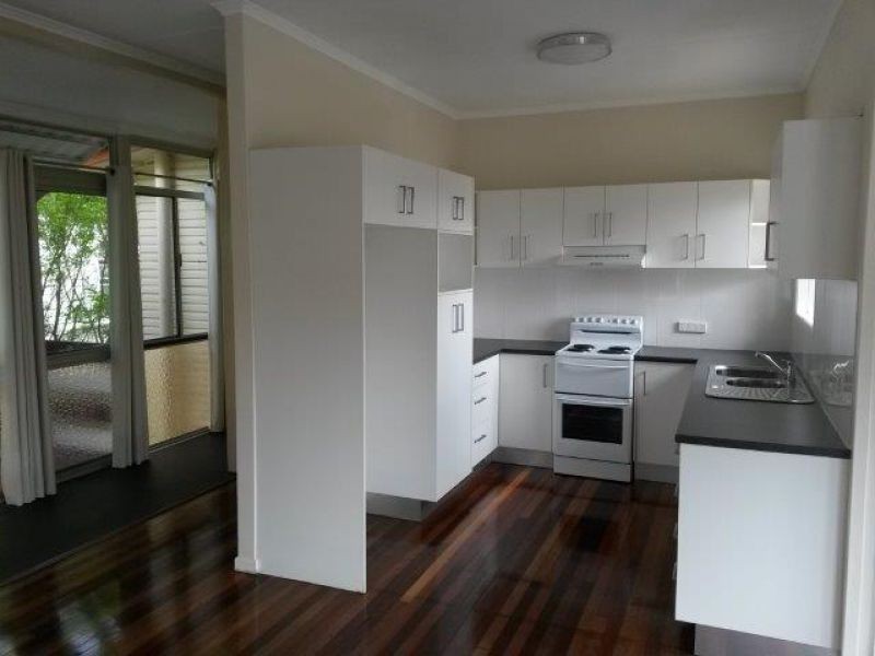 9 Boxgrove Ave, Wynnum QLD 4178
