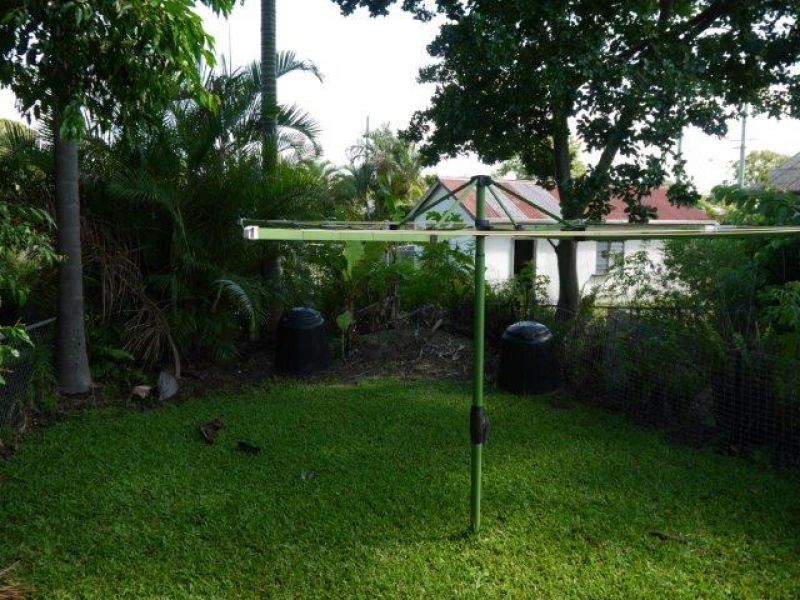 9 Boxgrove Ave, Wynnum QLD 4178