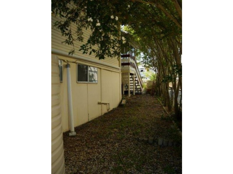 9 Boxgrove Ave, Wynnum QLD 4178