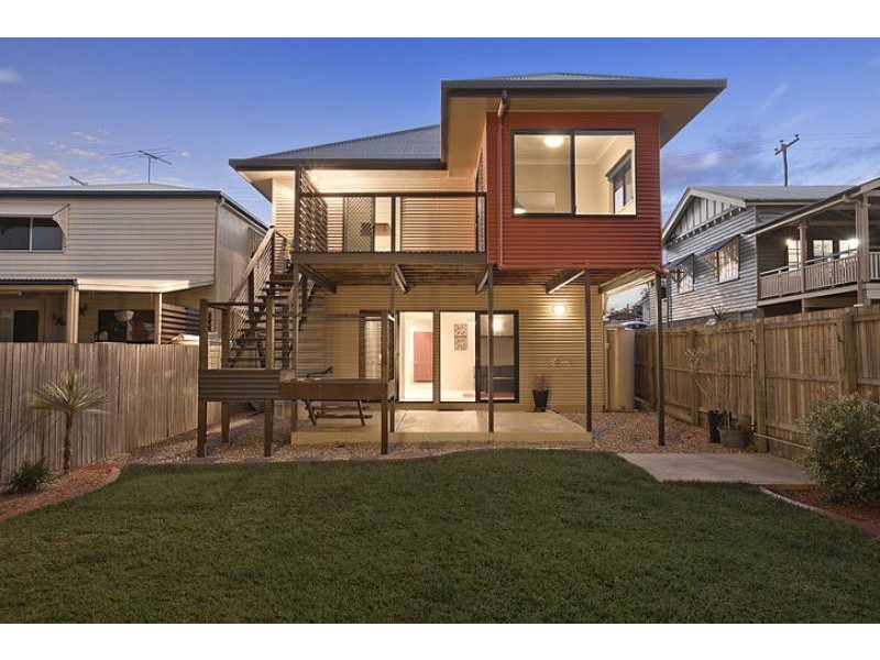 83 Stradbroke Ave, Wynnum QLD 4178