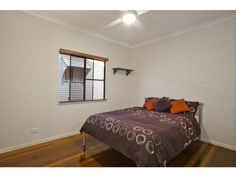 83 Stradbroke Ave, Wynnum QLD 4178