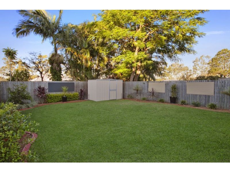 83 Stradbroke Ave, Wynnum QLD 4178