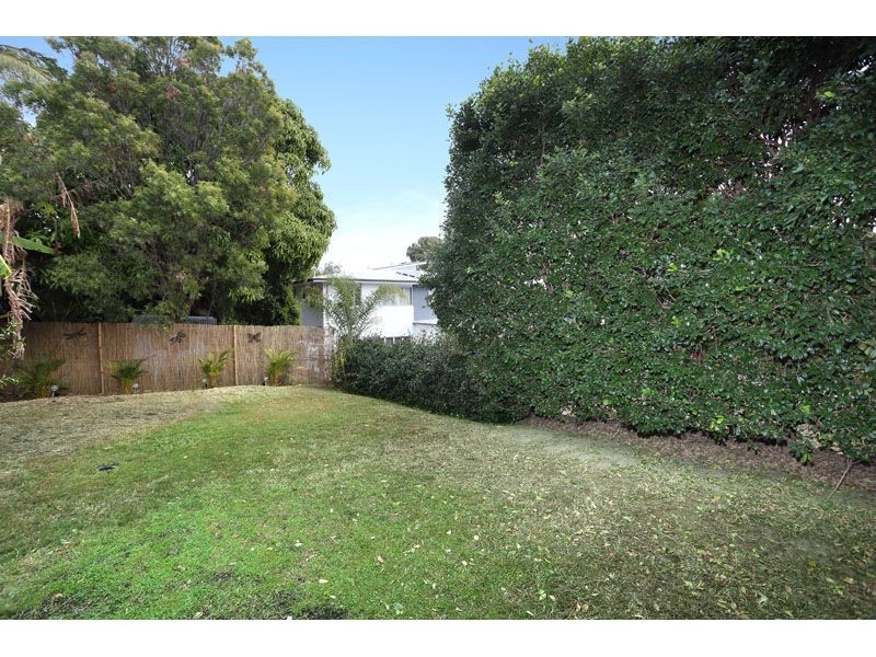 18 Tingal Road, Wynnum QLD 4178