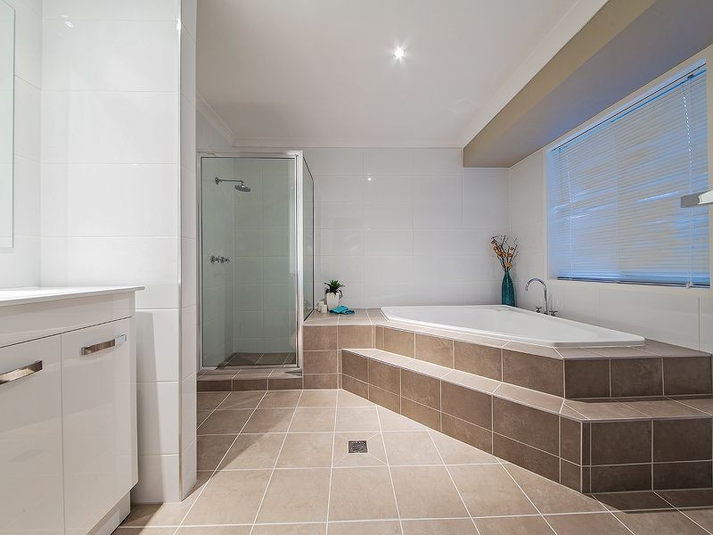 16 Ethion Drive, Regents Park QLD 4118