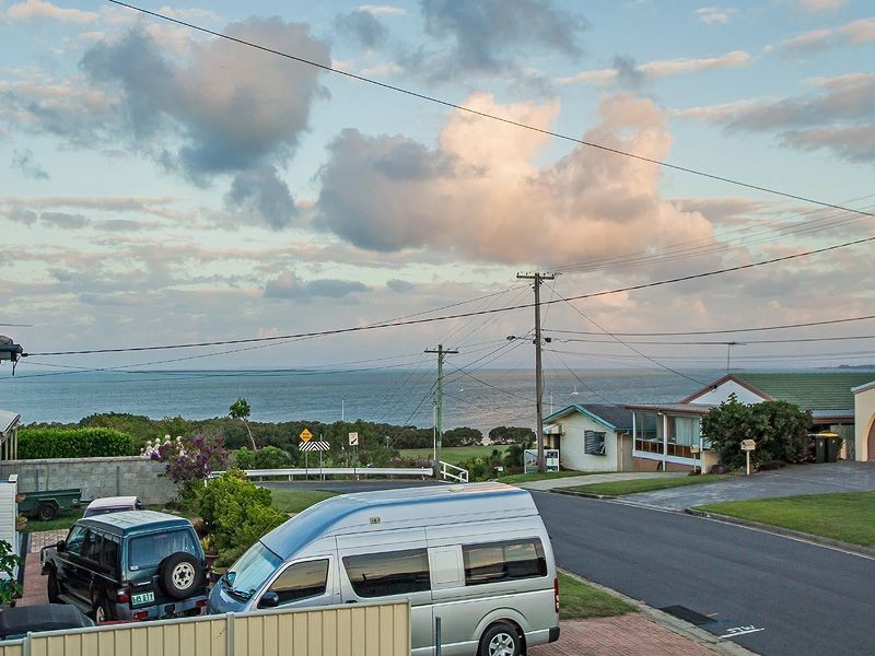 43 Crown Street, Wynnum QLD 4178