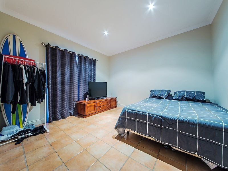 43 Crown Street, Wynnum QLD 4178