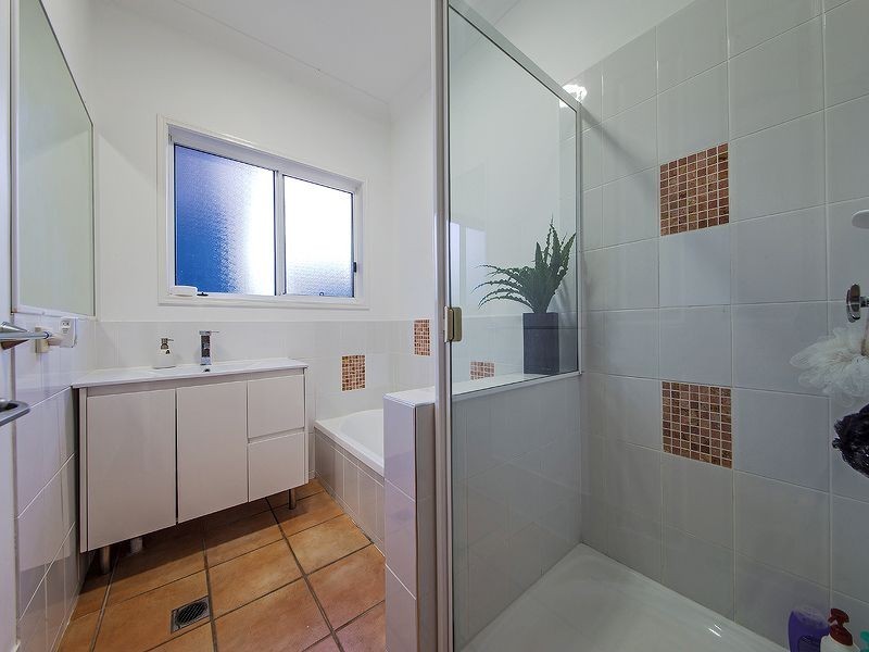 43 Crown Street, Wynnum QLD 4178