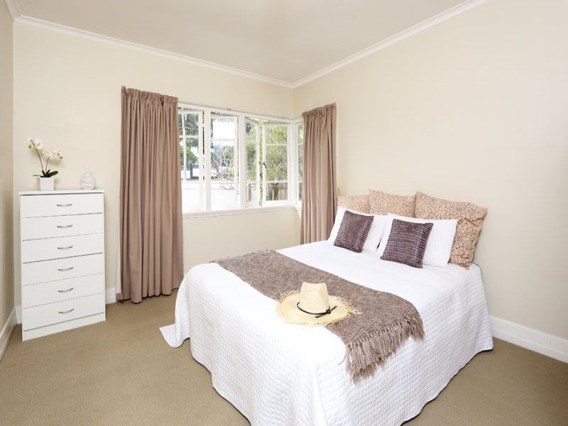 23 Grainger Street, Wynnum West QLD 4178