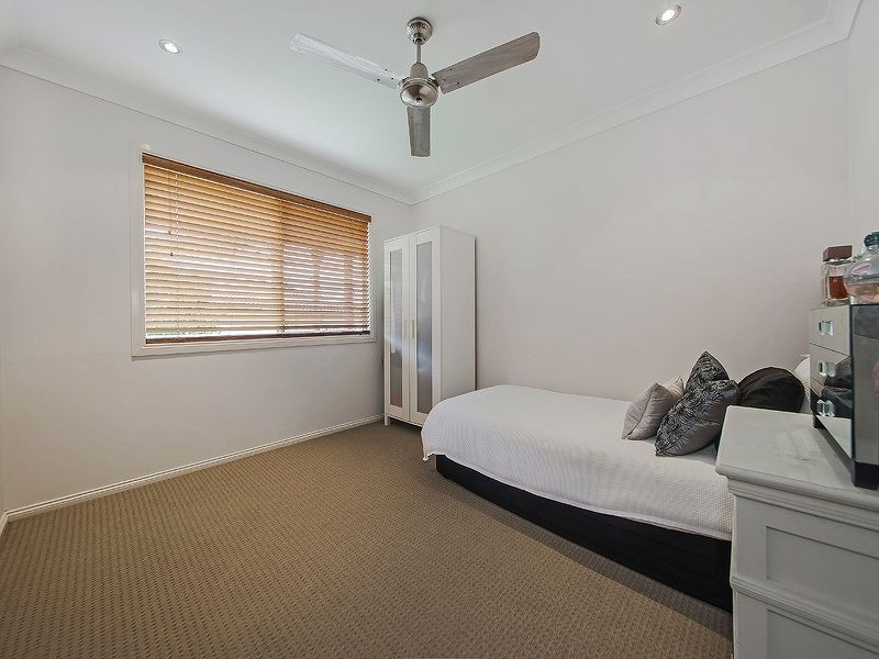 7 School Road, Wynnum West QLD 4178