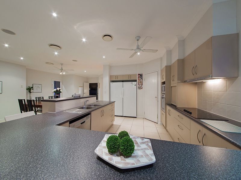 31 Behan Crescent, Wakerley QLD 4154