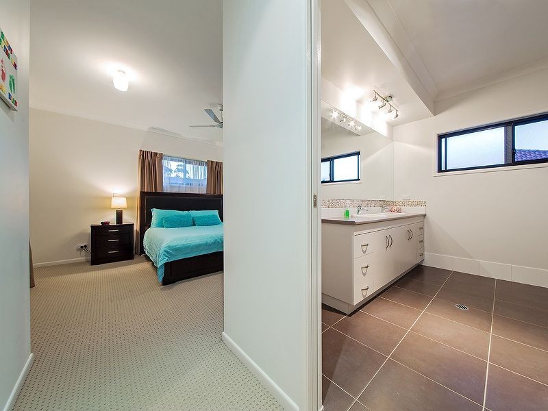 31 Behan Crescent, Wakerley QLD 4154